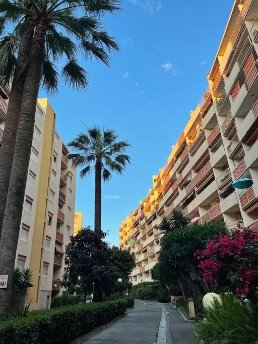 Superbe Appartement Vue Sur Mer Niza Exterior foto